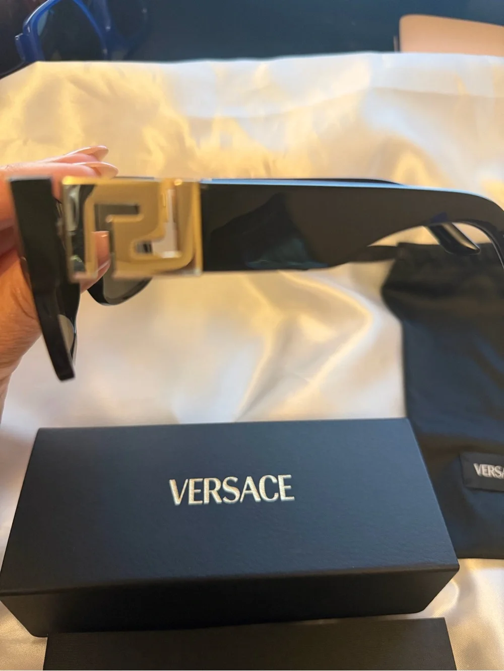 Versace VE4296 Black Oversized Sunglasses GB1/87 + Box & Accessories